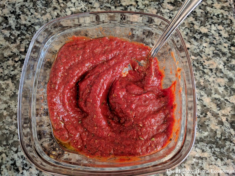 fast, easy no-cook pizza sauce made in one minute in a glass dish