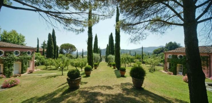 Enjoy soul searching walks in the expansive grounds or take a hike through olive groves up to the nearby mountain.