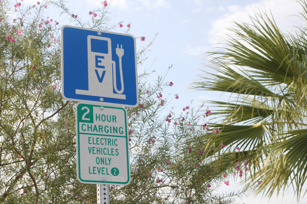 reasons not to own an electric car