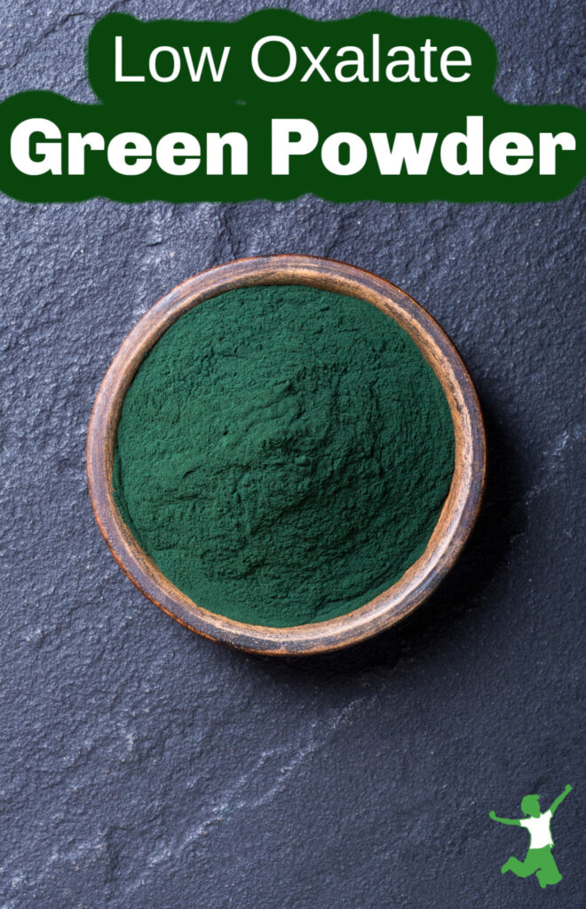 diy green powder from low oxalate vegetables in wooden bowl